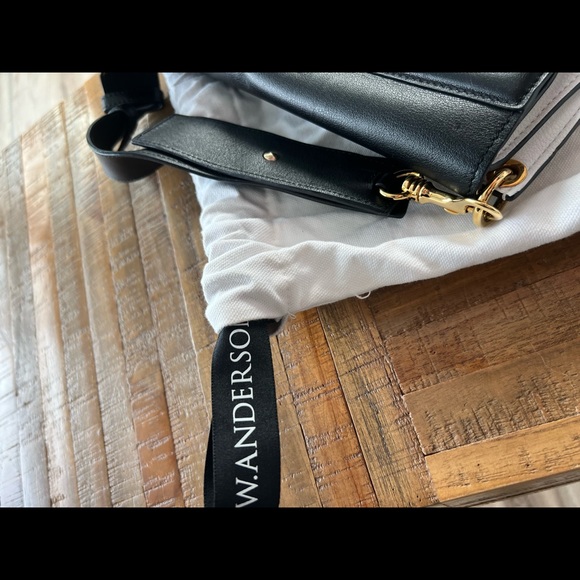 J.W. Anderson Pierce Leather Handbag Very Good conditions - Picture 9 of 11